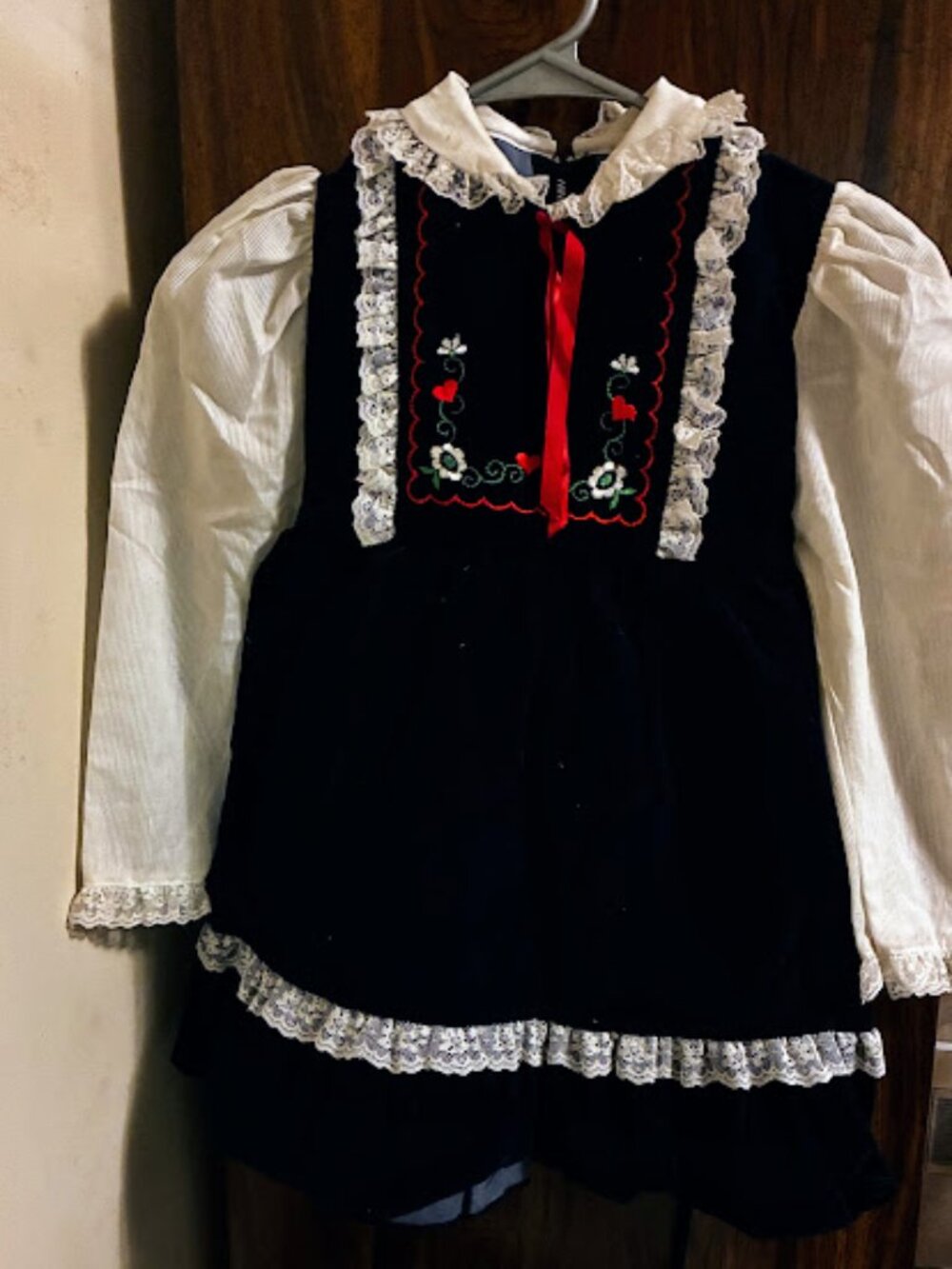 Vintage JCPenney Girls Black Velvet Folk Embroidered Holiday Dress (Size 6X)
